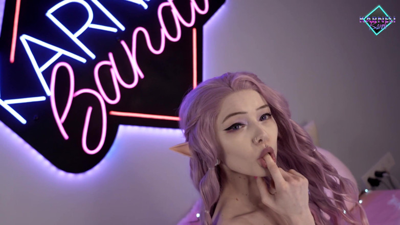 Karneli Bandi: Elf plays with his hungry holes. Karneli Bandi