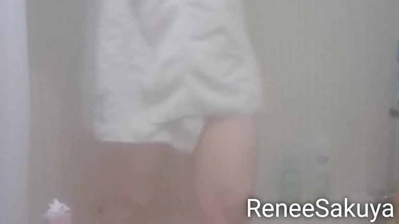 Renee Sakuya: 淋浴和剃毛
