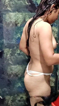 浴室自慰和自慰