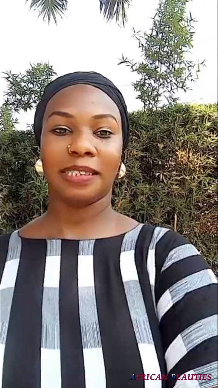 African Beauties: Milf nikkie sulla vita africana