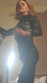 Un travesti sexy s’installe