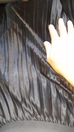 Asiatischer transvestiert satin, seide, gefealteter rock, sperma-vergnügen