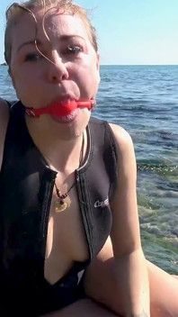 Ball Gag & Flooded Dive Mask - Wetsuit Beach Fun