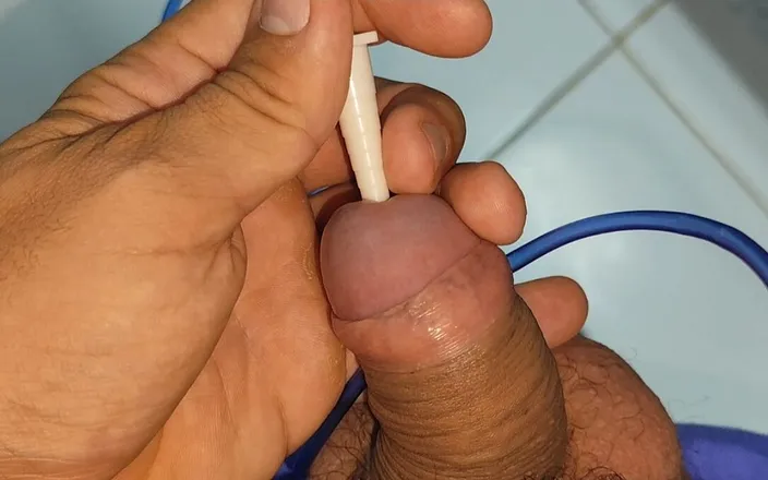 Straight Daddy Club: Applying Serum for a Nice Hot and Fierce Cock