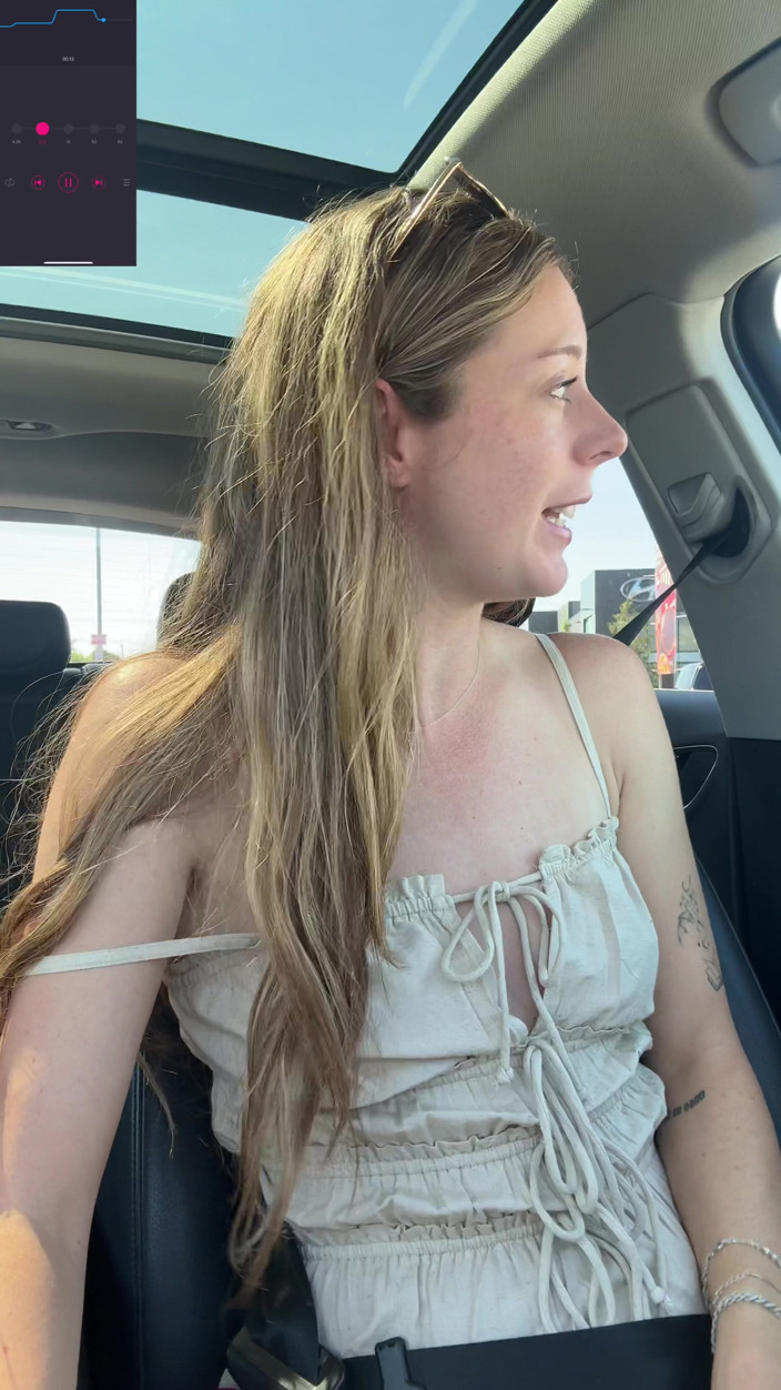 Nadia Foxx: Drive Thru Distracție în timpul weekend-ului lung! Extra ocupat!
