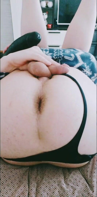 Annyfist: Černé dildo a sperma díra