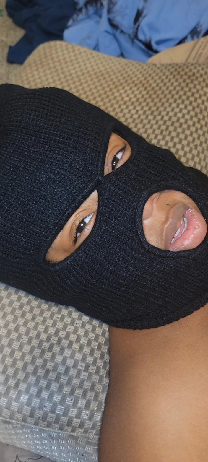 Themeatz: Ven a conseguir este coño travieso misterio negro de la...