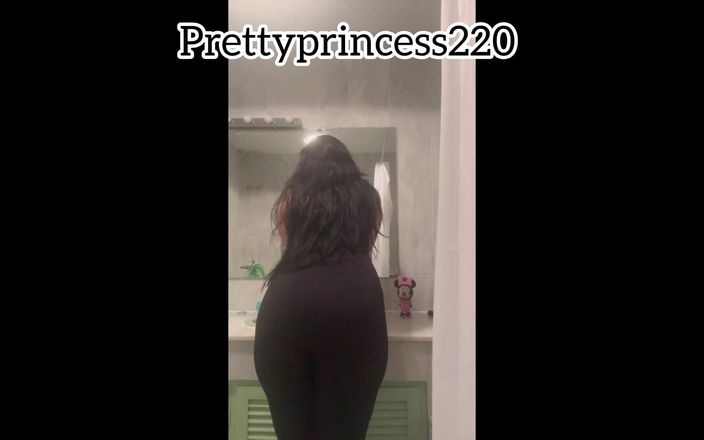 Pretty princess: Đánh xì hơi trong phòng tắm