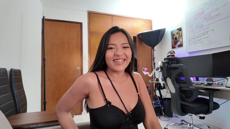 Incognita XXX: Une demi-soeur aux gros seins s’est avérée être une vraie salope...