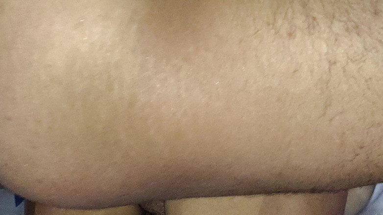 AngyAmazon: 我的丈夫在公牛射精和内射我后舔我的阴户