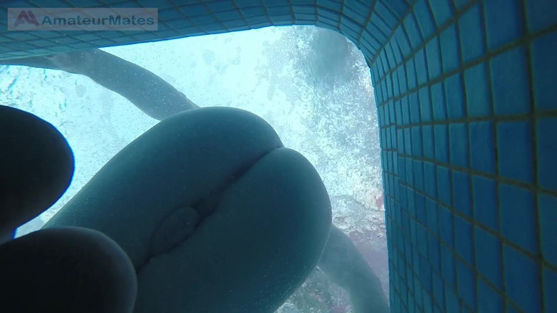 AmateurBoysPissing: Anh chàng tóc đỏ da nhợt nhạt nghiệp dư với cặp...