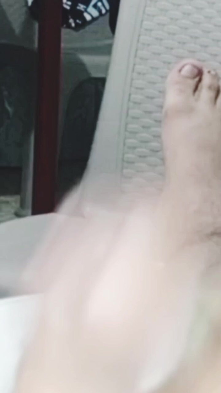Skinnydanie21: 내 의붓여동생의 마른 여자가 작은 자지로 내 고환을 짓눌러요