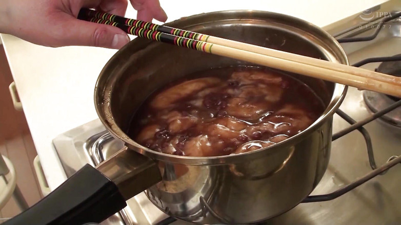 MBM3988: M615g03 si wanita rapi rambut pendek dengan rambut pendek lagi...