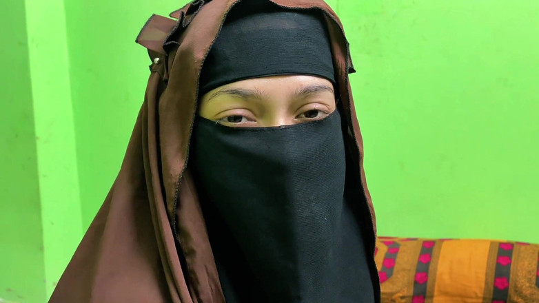 Riya Chowdhury: Niqab aansluiting - heet Aziatisch meisje toont haar geile man goede...