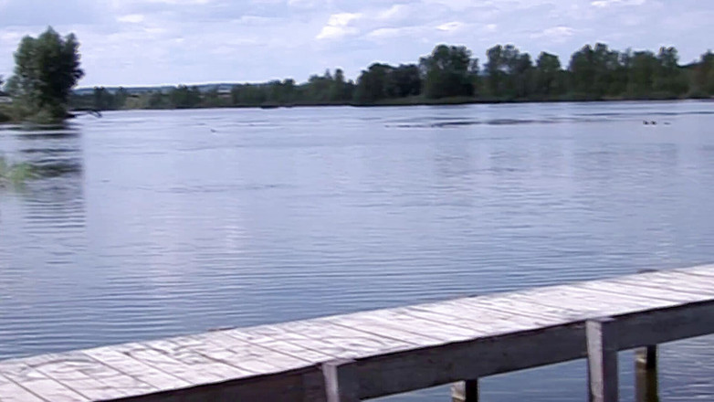 Nightclub Amateur Series: Дивовижна і приваблива мамка трахається на пірсі