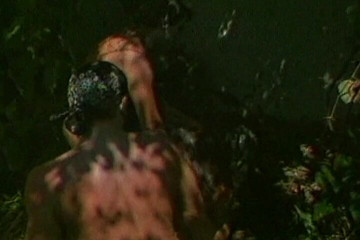 THAGSON RETRO: Açık havada anal sikiş götünü geniş açıyor