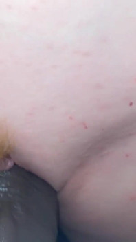 Âm hộ nhỏ cọ xát con cặc lớn. Video tại nhà