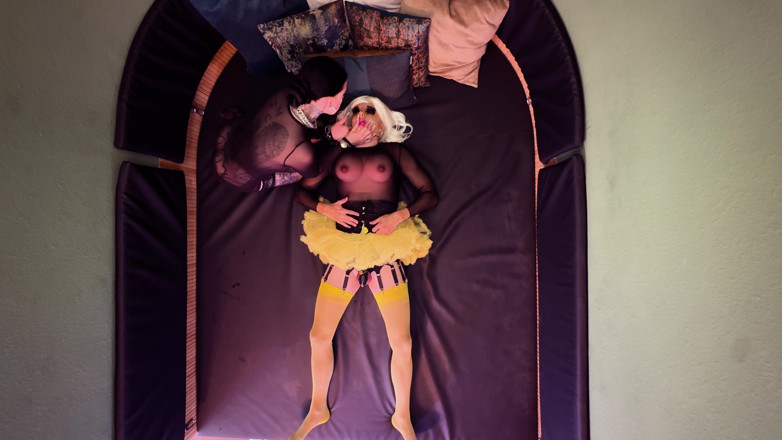 MissAlessaMilano: Nylon Fetish From Above View