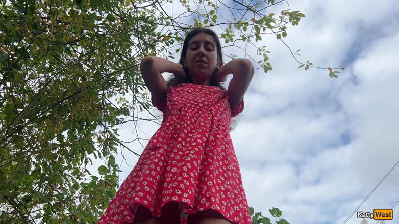 Katty West: Svedla jsem cizince v lese a on mě ošukal do...