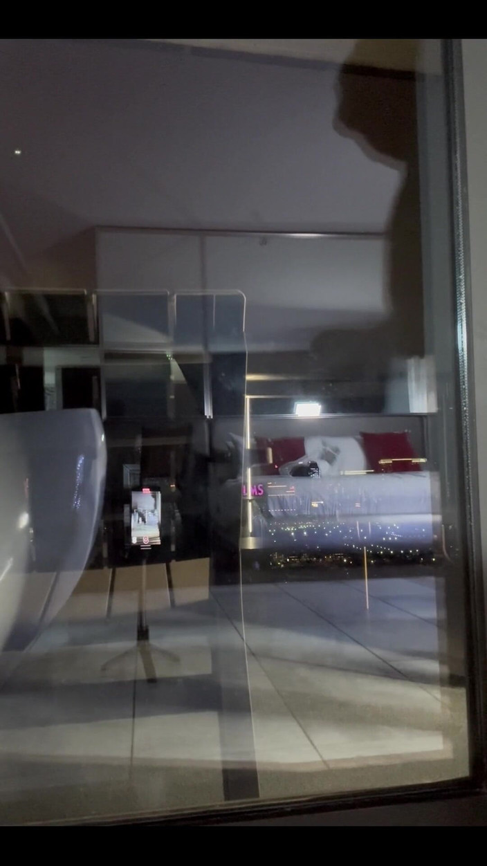 Amanda Thickk: Son fotoğraf çekiminin BTS videosu