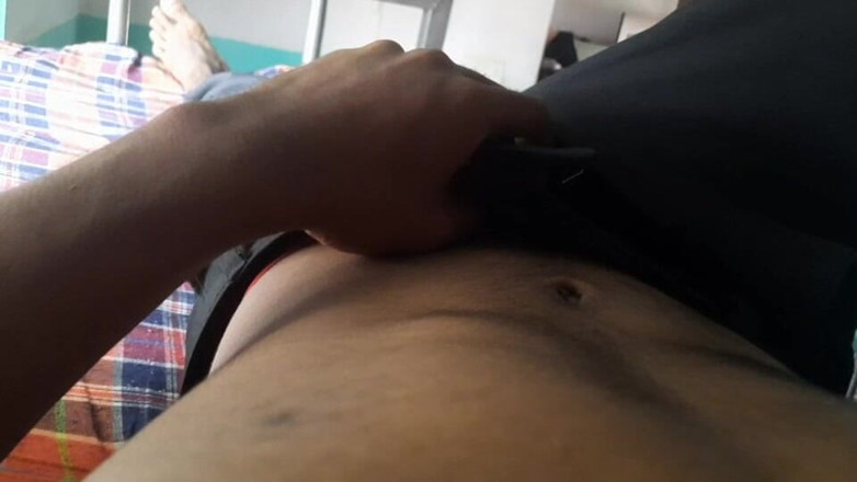 Wheyincognito: Cowok sange ini lagi asik muasin memeknya sendirian sampai mupeng!