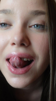 ASMR strip-tease, masturbation et contrôle des caresses
