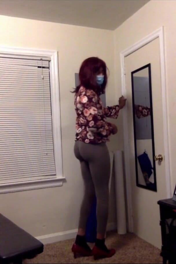 SweetcakesTee: SweetCakes at home in gray spandex