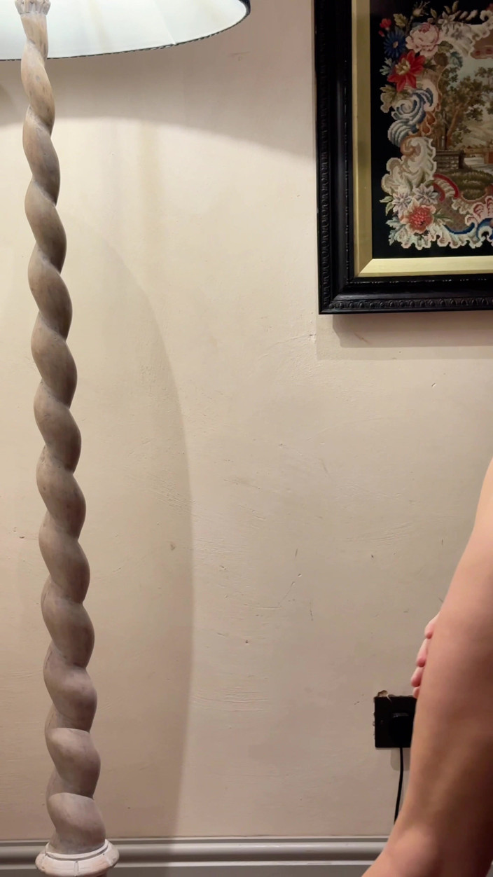 Queen-Lucy: Hotelowa sesja nawilżania - cycki, pussy &amp; butt show!