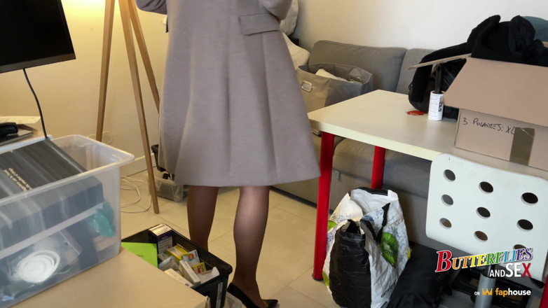 ButterfliesAndSex: The owner fucks me during the visit!