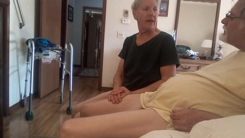 Oma elderfart: एल्डरफर्ट्स सागा ओमा चूसती है