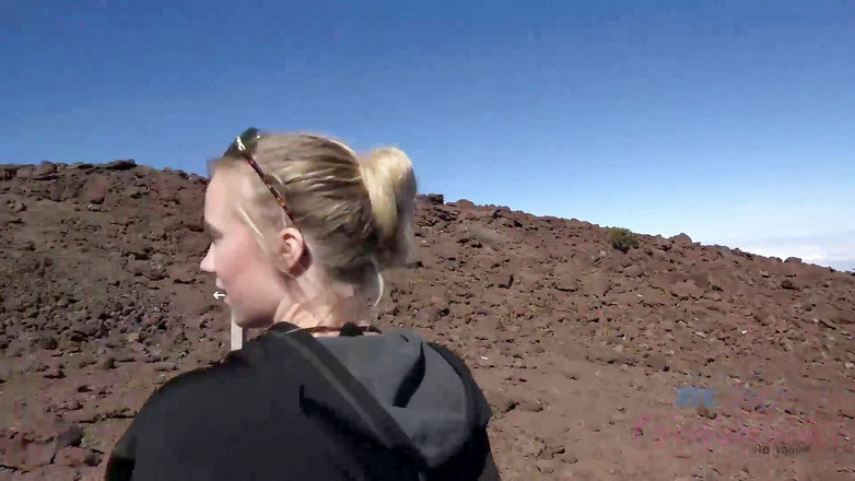 ATKIngdom: Pantat itu adalah titik fokal yang hebat apabila anda mengongkeknya...