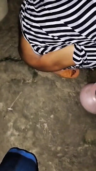 私のホーニーセクシーなガールフレンドと屋外でハードファックを楽しんでいます