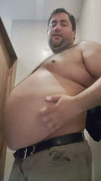 Fett wachsender Schweinebauch