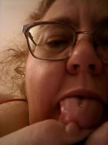 BBW nurse Vicki adventures with friends: L'infermiera Vicki stuzzica i suoi fan in calze