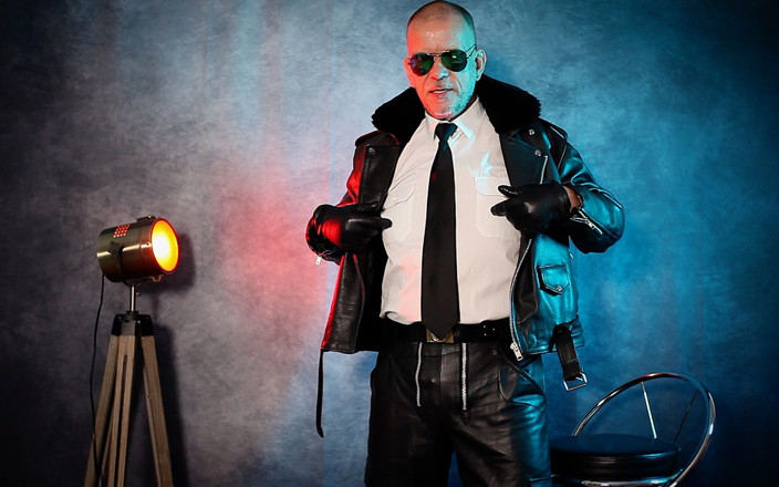 GERMANE_XL: Berlin Leather 10