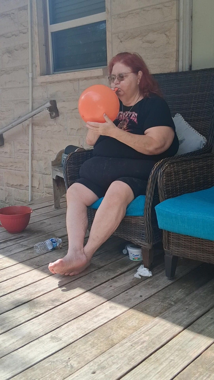BBW nurse Vicki adventures with friends: Велика Красуня Медсестра Вікі Має Прохання Підірвати Величезну Повітряну Кульку