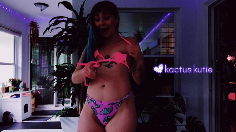 kactus kutie: J’essaye Kute Klothes pendant qu’il fait sombre dehors