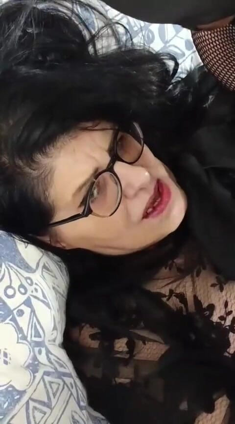 Paris Jango: カメラが彼女の顔に向けられている。成熟した女性がセックスされたときの反応がわかるだろう。