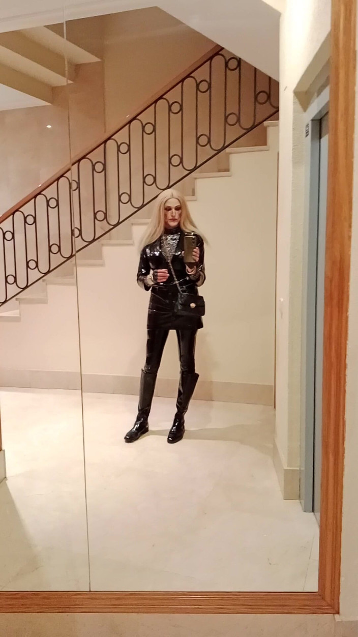 Tatiana Zorrita: Vinyl 2