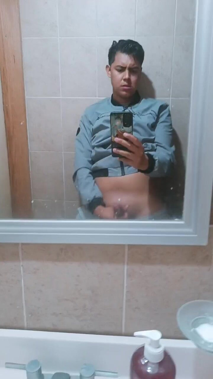 Ale Palomares: Prima masturbare a anului