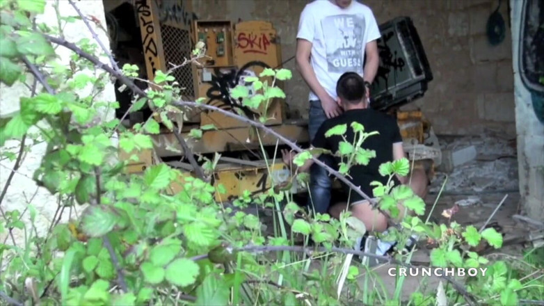 EXHIB BOYS: Arab slut fucked outdoor in cruising place by the blond...
