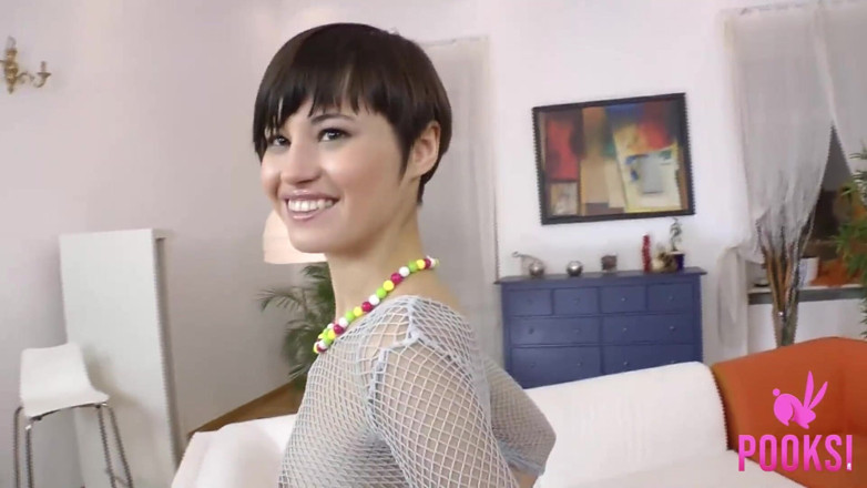 Pooksi: Full Video! Hot short haired brunette Michelle B gets super...