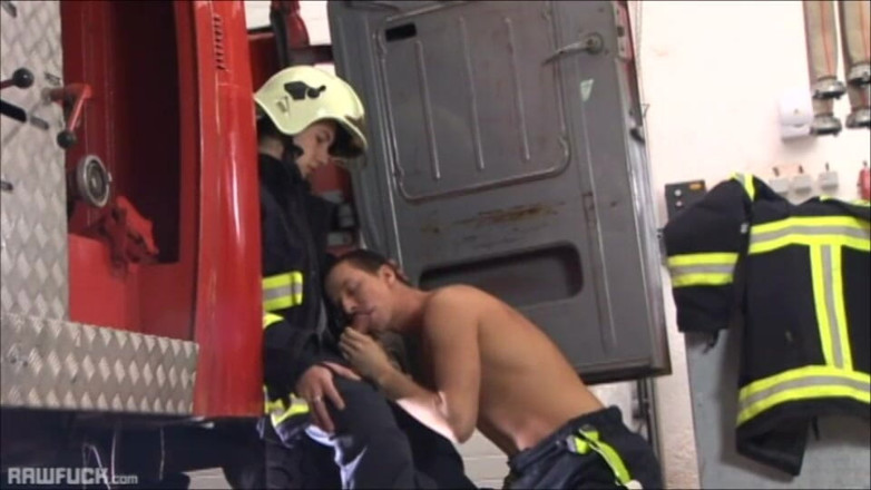 Raw Fuck: Firefighter Mark Franks Grinds Out Some Hot Ass