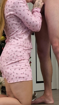Stepmom Is Worried That Her Horny Stepson Started Noticing Vanessa, His Hot Cheerleader Stepsister