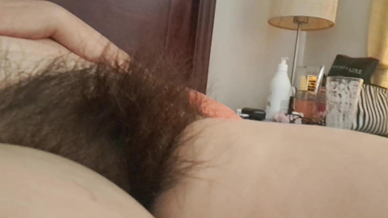 Mommy big hairy pussy: mammi ki choot bahut baalon vaali aur moti hai