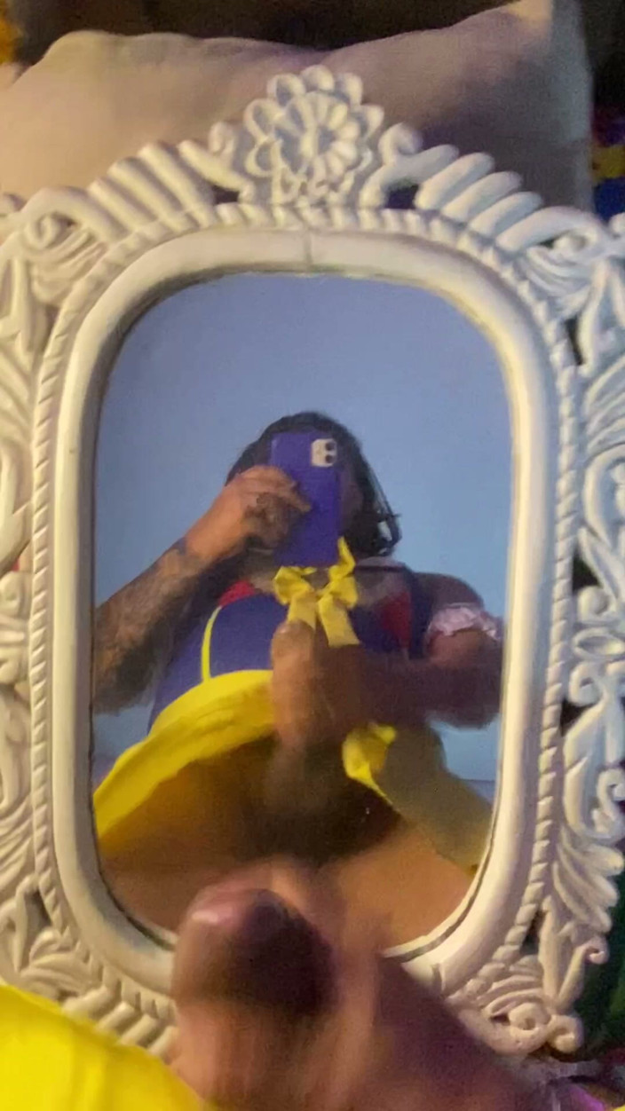 TSquennAna: White and Nick's Hungry Mirror