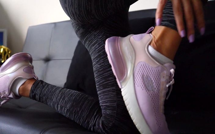 ASHLEYHAROLDSW: Footjob och Sockjob fetisch .. Sperma på fötter
