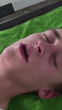 Exclusive video Bareback: Hot cumshot in the ass for this very horny handsome boy