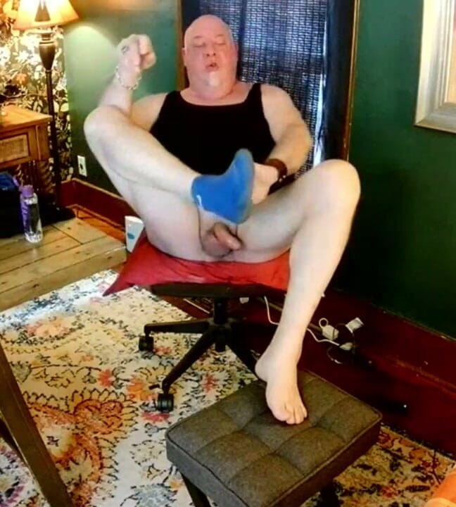 beardaddychub: Beardaddychub Showing off and Cumming!