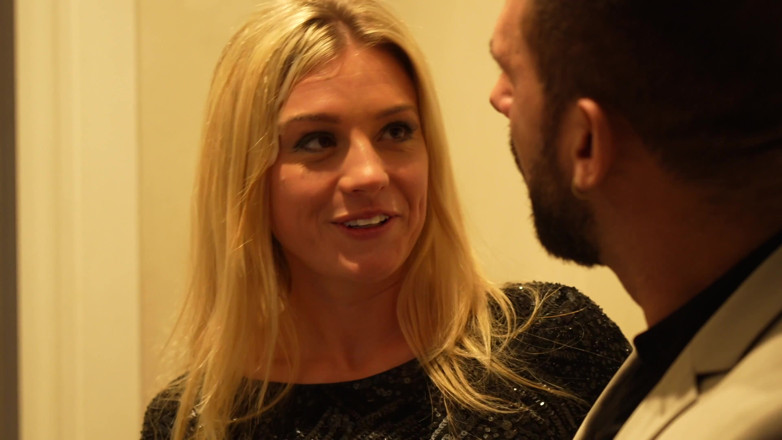 Jet sex prod: Alice recebe seu cu fodido pela primeira vez